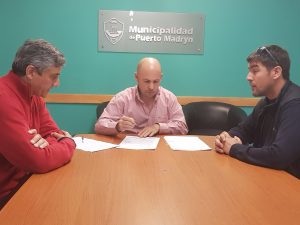 SASTRE ENCABEZÓ FIRMA DEL CONTRATO DE OBRA RECUPERAR ACCESOS A QUINTAS EL MIRADOR Y SOLANA DE LA PATAGONIA 