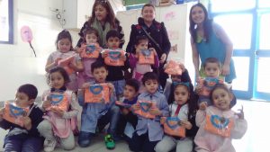 LOS MÁS 800 NIÑOS Y NIÑAS DE LOS CDI YA ESTRENARON SUS REMERAS INSTITUCIONALES 