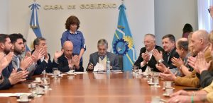 OBRAS PARA EL RUCA HUE: DAS NEVES Y SASTRE ENCABEZARON FIRMA DE CONTRATO PARA LA RECUPERACIÓN DE LOS ESPACIOS PÚBLICOS 