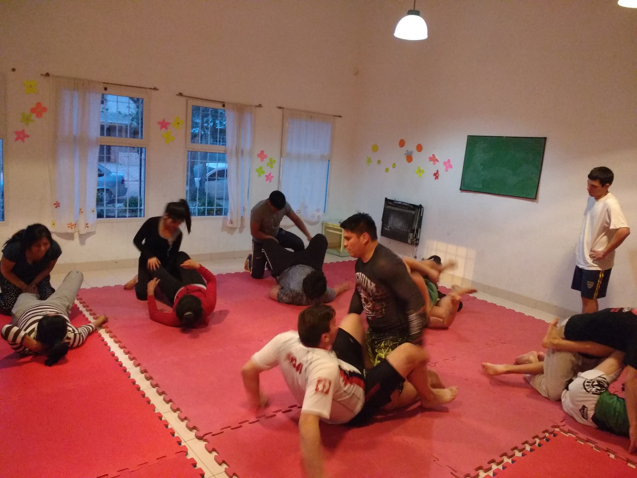 EL SÁBADO SE REALIZA UNA NUEVA FECHA DEL TORNEO DE JIU-JITSU