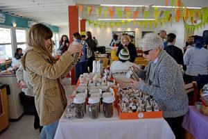 FERIAS “CON SABOR A MADRYN” Y “MADRYN CREA” SE PREPARAN PARA RECIBIR LAS FIESTAS