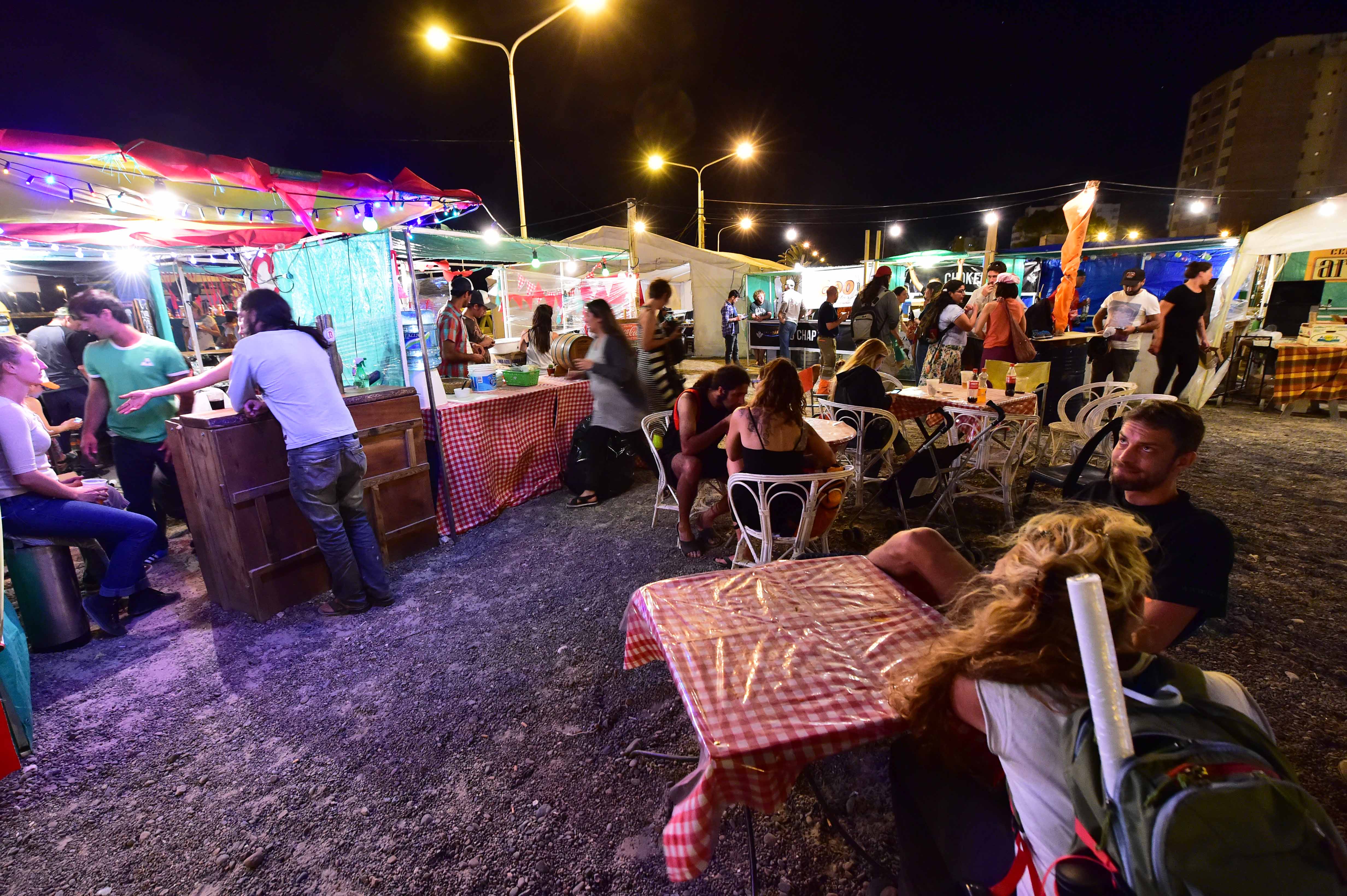 FERIA GASTRONÓMICA Y PLANETARIO ITINERANTE EN EL LANZAMIENTO DE LA TEMPORADA