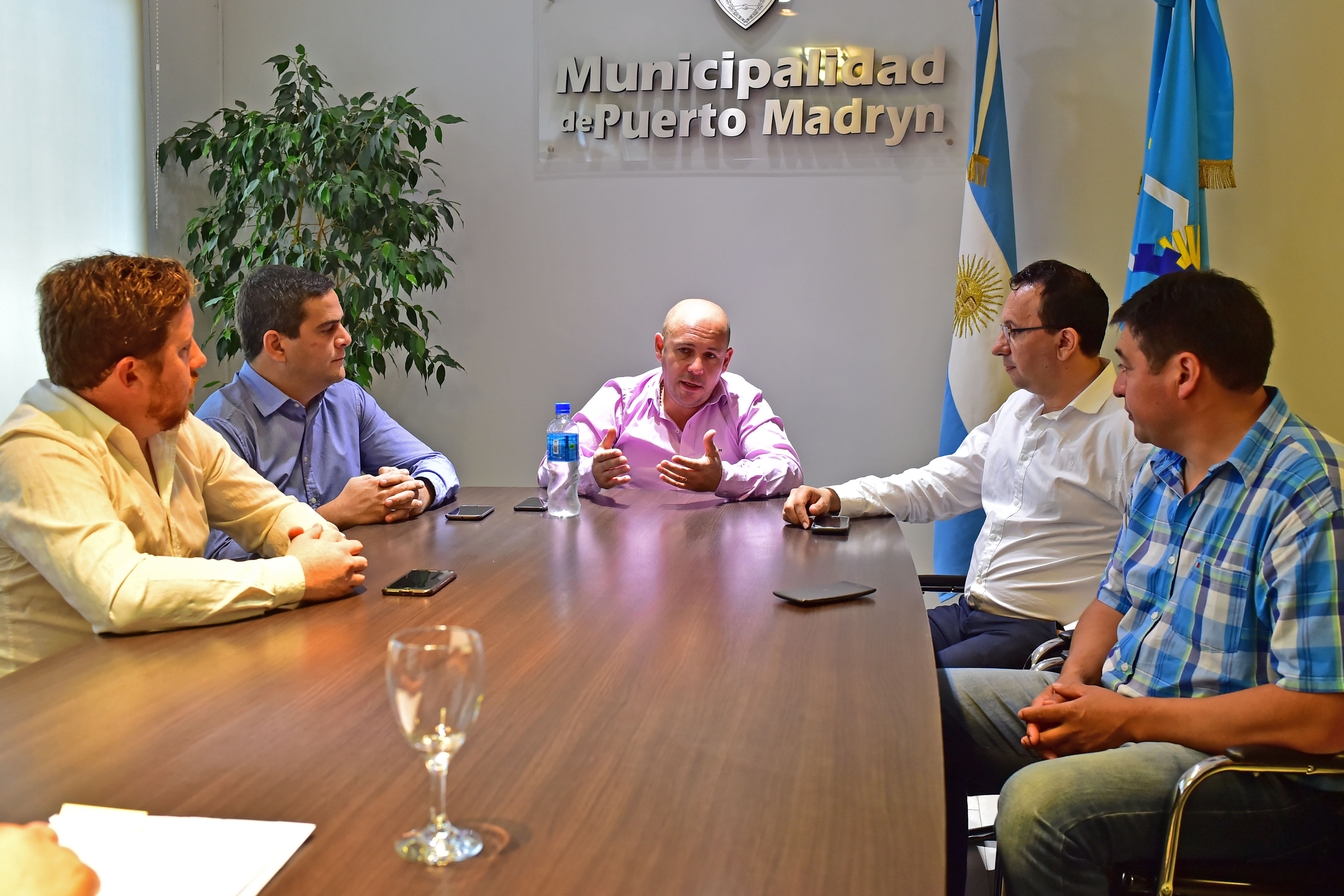 SASTRE GESTIONÓ REUNIÓN EN NACIÓN PARA LA SEMANA PRÓXIMA