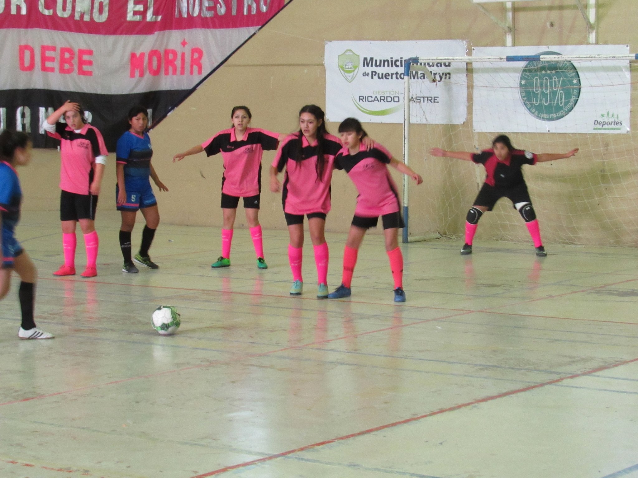 LOS TALLERES DE VERANO DE FÚTBOL FEMENINO SE DICTAN EN EL MULTIESPACIO DEPORTIVO