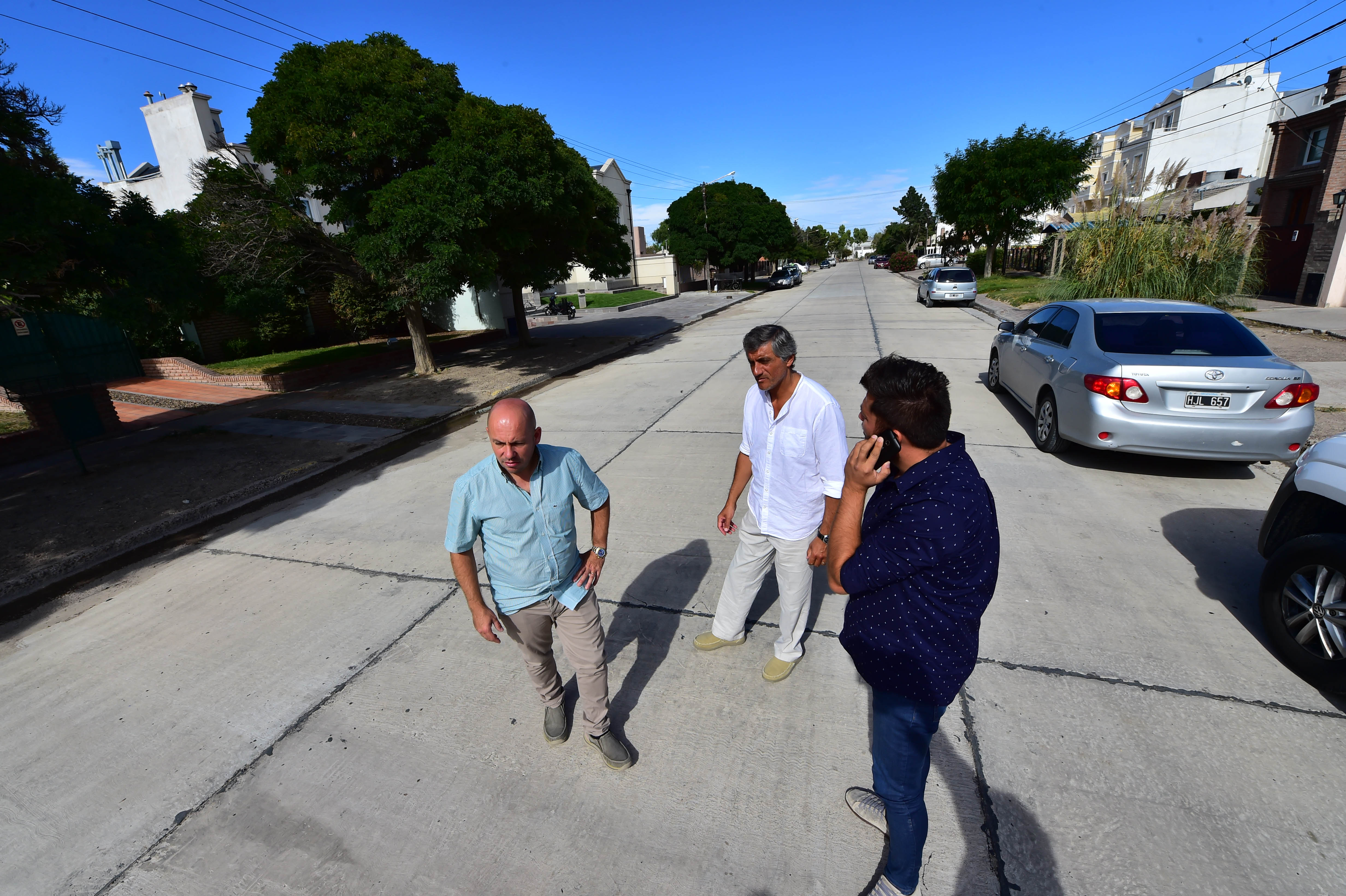 SASTRE RECORRIÓ NUEVAS CALLES DE ASFALTO YA HABILITADAS AL TRÁNSITO