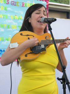 INVITAN AL SHOW DE LA CANTANTE CHILENA GLADYS MUÑOZ