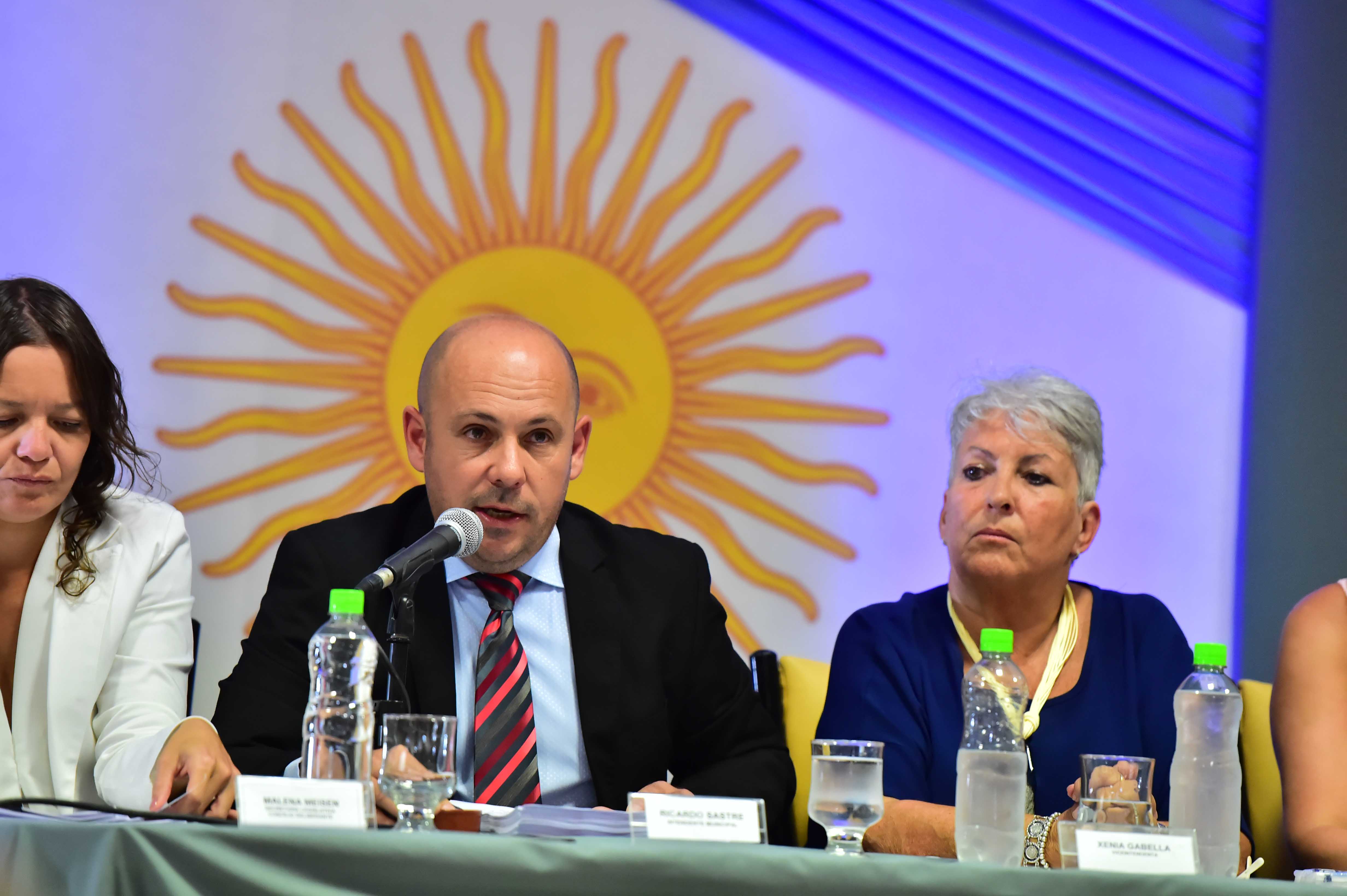 SASTRE INAUGURÓ LAS SESIONES LEGISLATIVAS EN MADRYN