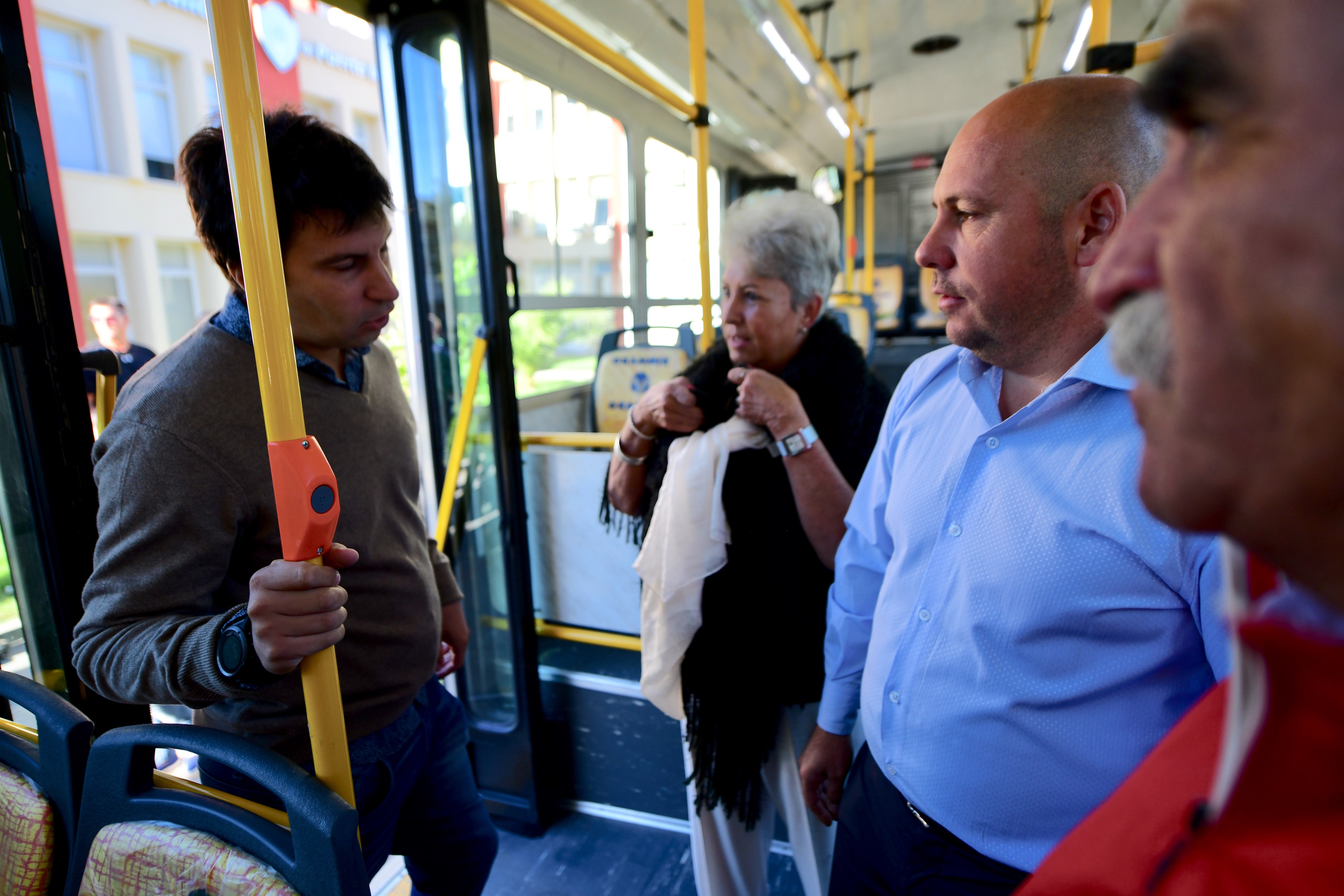 CON LA PRESENTACIÓN DE UNA NUEVA UNIDAD, SASTRE DESTACÓ “EL CAMBIO SIGNIFICATIVO DEL TRANSPORTE URBANO EN LA CIUDAD”