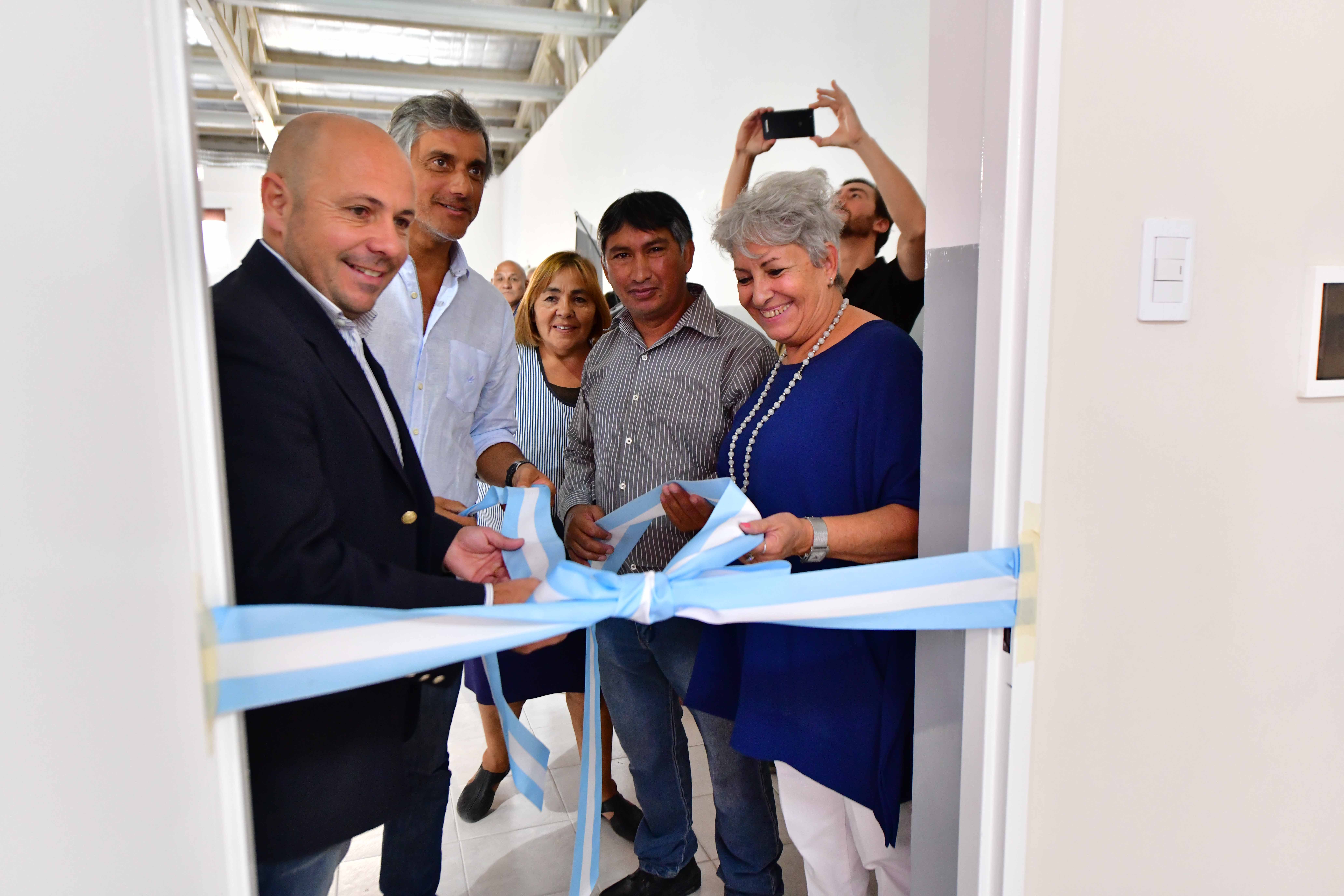 SASTRE INAUGURÓ UNA SALA DE INFORMÁTICA EN EL BARRIO ROQUE GONZÁLEZ
