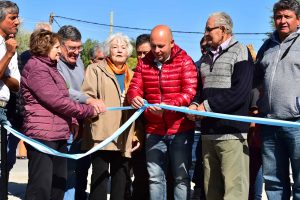SASTRE INAUGURÓ JUNTO A LOS VECINOS EL ADOQUINADO DE MORENO