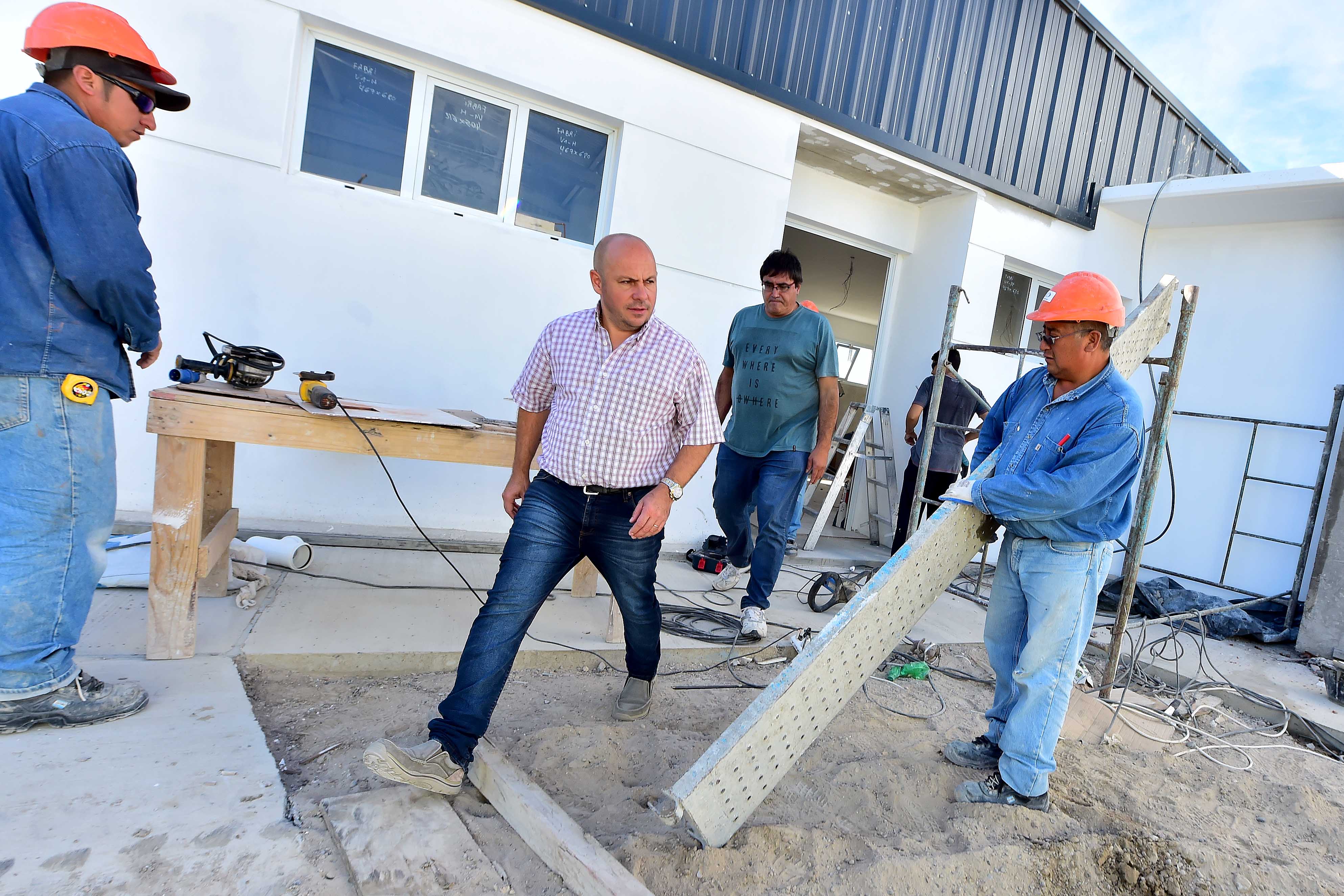SASTRE RECORRIÓ LAS NUEVAS OBRAS DE AMPLIACIÓN DE LA ESCUELA DE PESCA