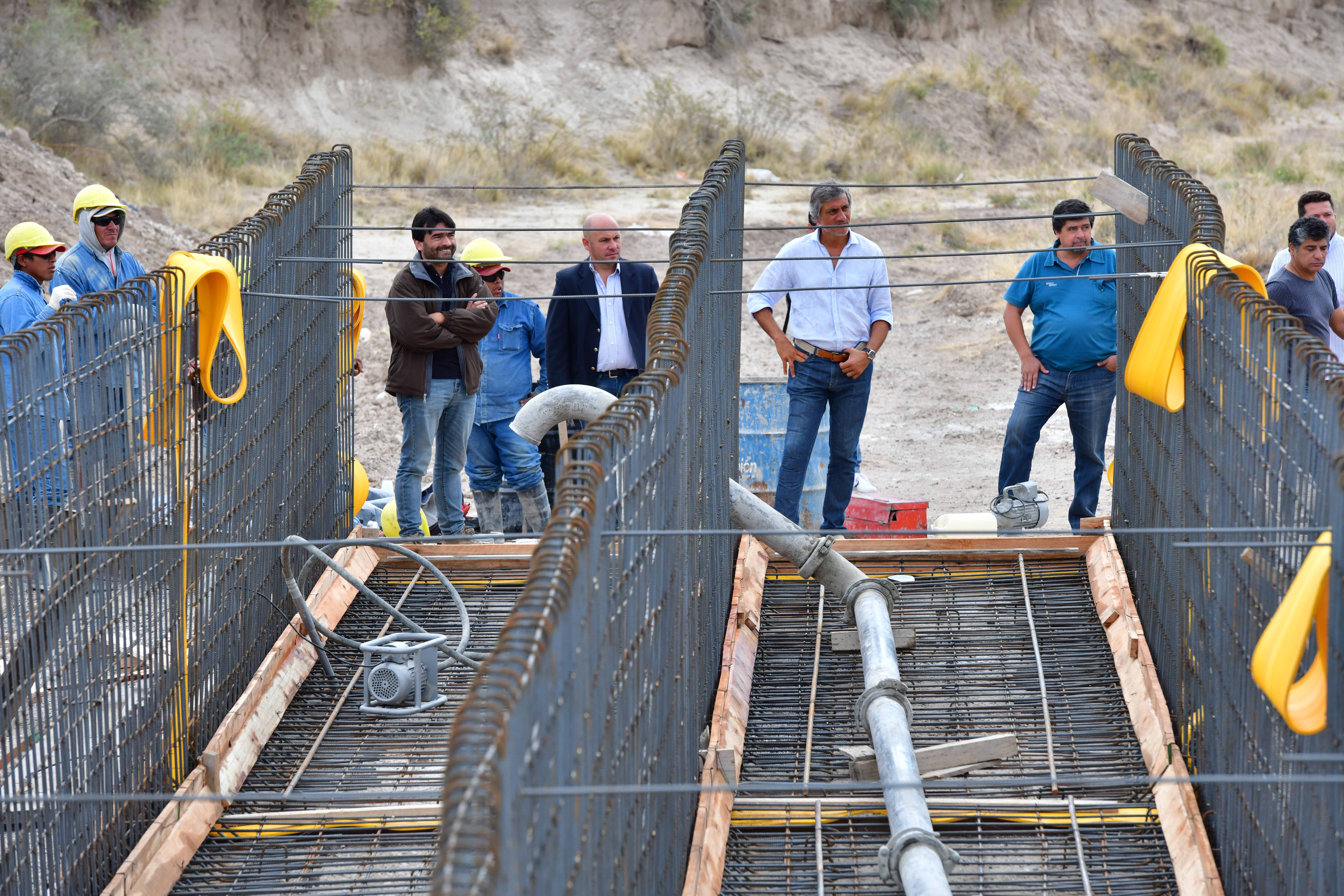 MÁS OBRAS: SASTRE ANUNCIÓ EL INICIO DE LA RED ELÉCTRICA DEL PERÓN Y EL PAVIMENTO DEL COVIMAR 1