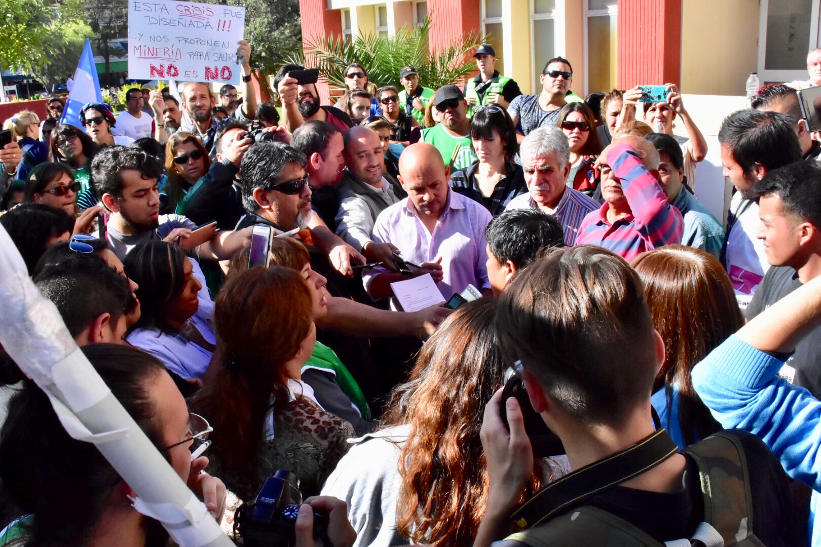 “PARA TENER SOLUCIONES, NECESITAMOS MANTENER EL DIÁLOGO”