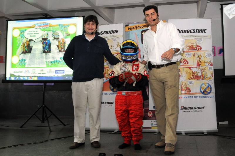 EL SUPER TC 2000 LLEGA A LAS ESCUELAS MUNICIPALES