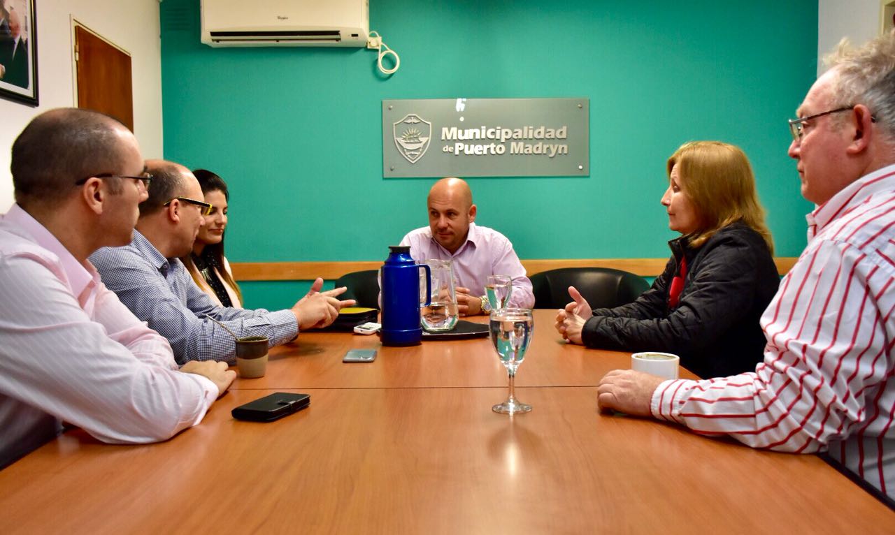 SASTRE RECIBIÓ A AUTORIDADES DE LA UNIVERSIDAD DE CHUBUT