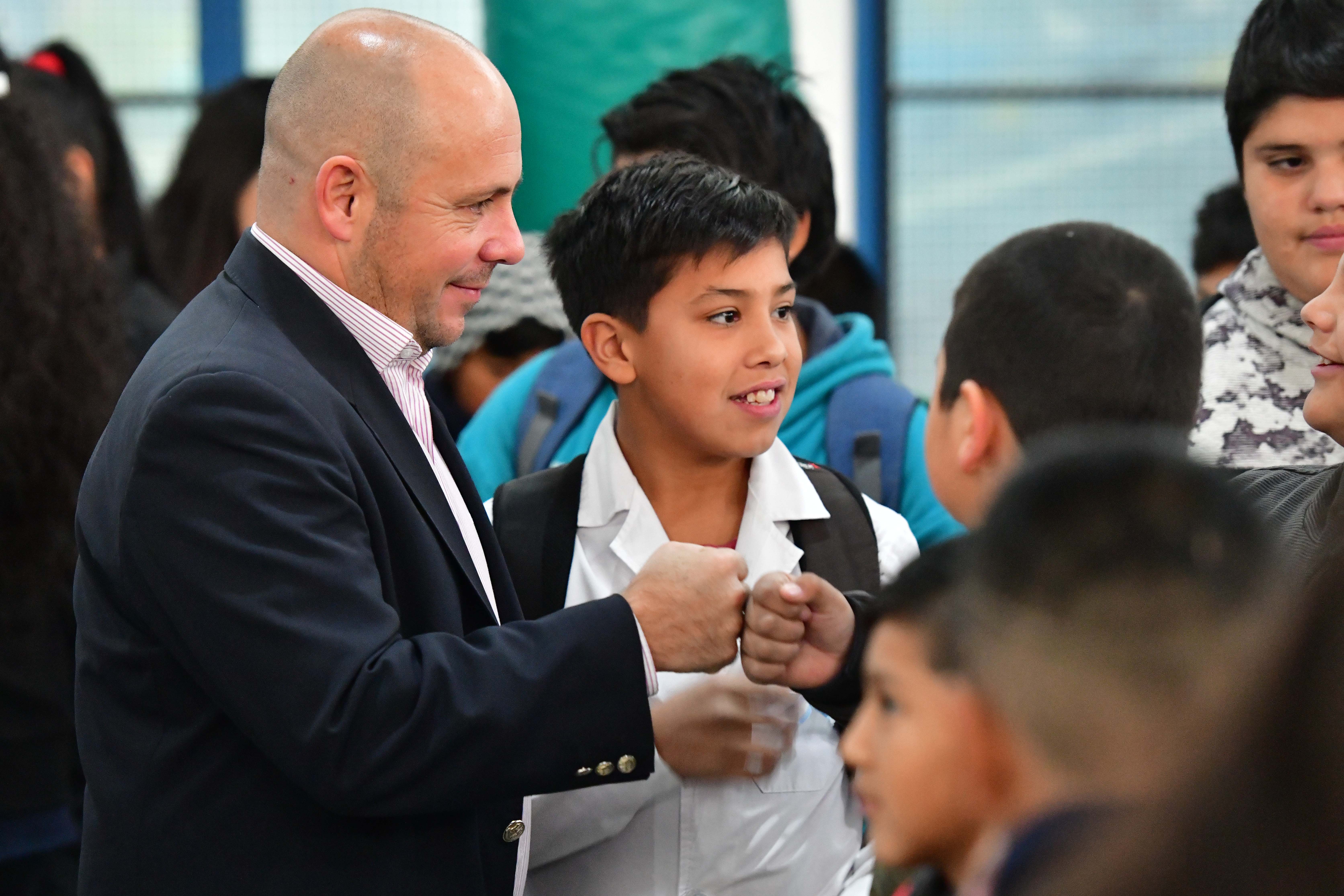 SASTRE ENCABEZÓ ACTO DEL 25 DE MAYO EN LA ESCUELA MUNICIPAL 1