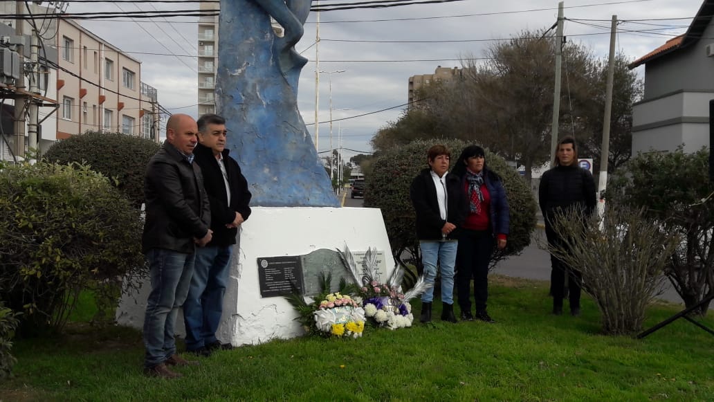 SASTRE ENCABEZÓ ACTO POR EL DÍA DEL TRABAJO