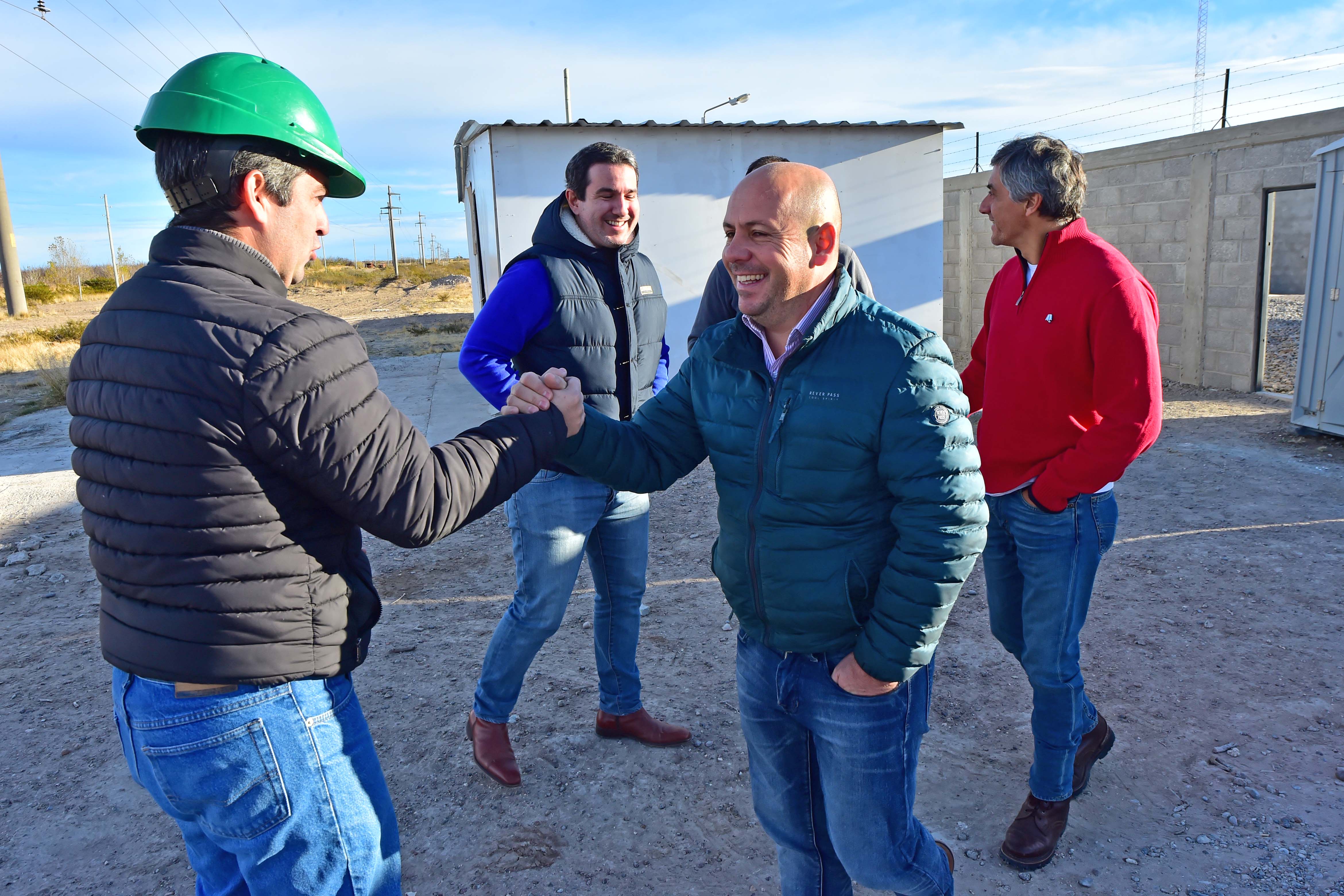 SASTRE RECORRIÓ OBRA DE ENERGÍA QUE ABASTECERÁ 2100 LOTES DE MAPÚ GNEFÚ, LA ALHAMBRA Y LOS ALAMOS