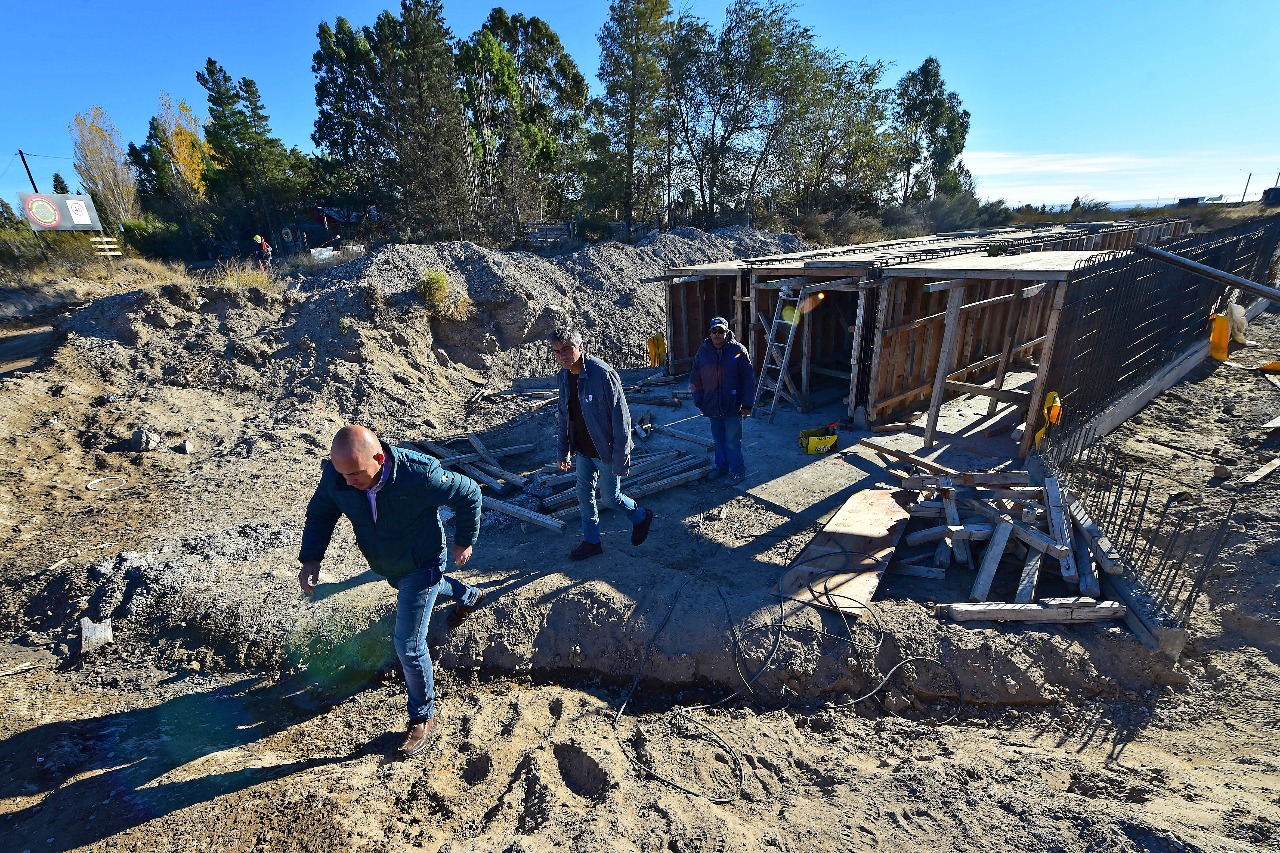 SASTRE RECORRIÓ OBRAS DE INFRAESTRUCTURA EN QUINTAS DEL MIRADOR Y SOLANA