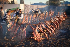 ALMUERZO SOLIDARIO A ORILLAS DEL GOLFO NUEVO