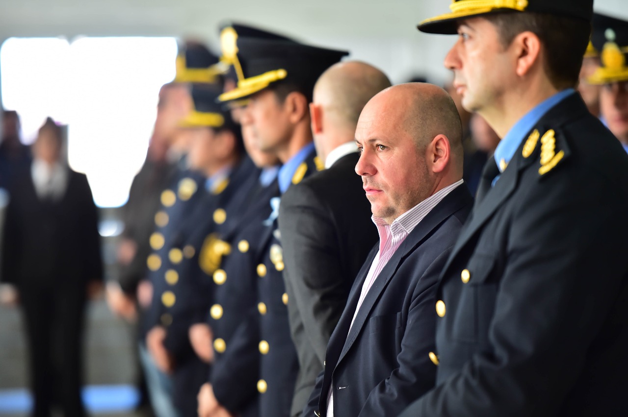 SASTRE ACOMPAÑÓ EL ACTO DE ASCENSO DE LA POLICÍA