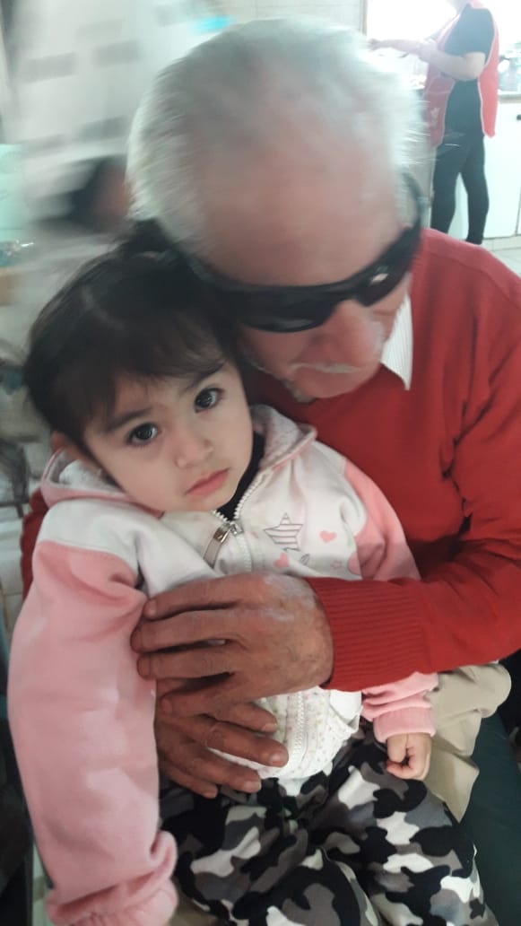 PROPUESTAS QUE FOMENTAN VÍNCULOS ENTRE PRIMERA INFANCIA Y ADULTOS MAYORES