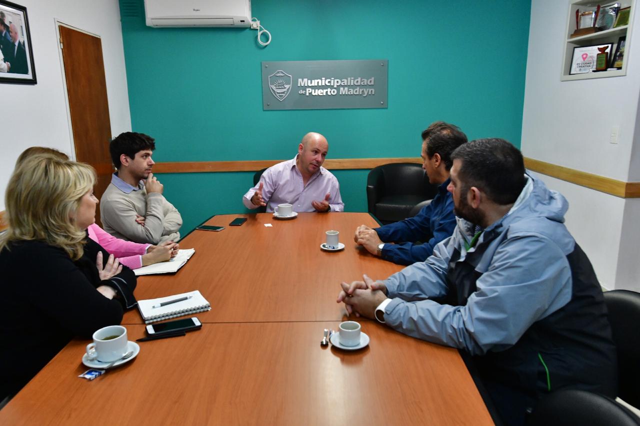 SASTRE RECIBIÓ AL ENTE MIXTO Y LA CÁMARA INDUSTRIAL