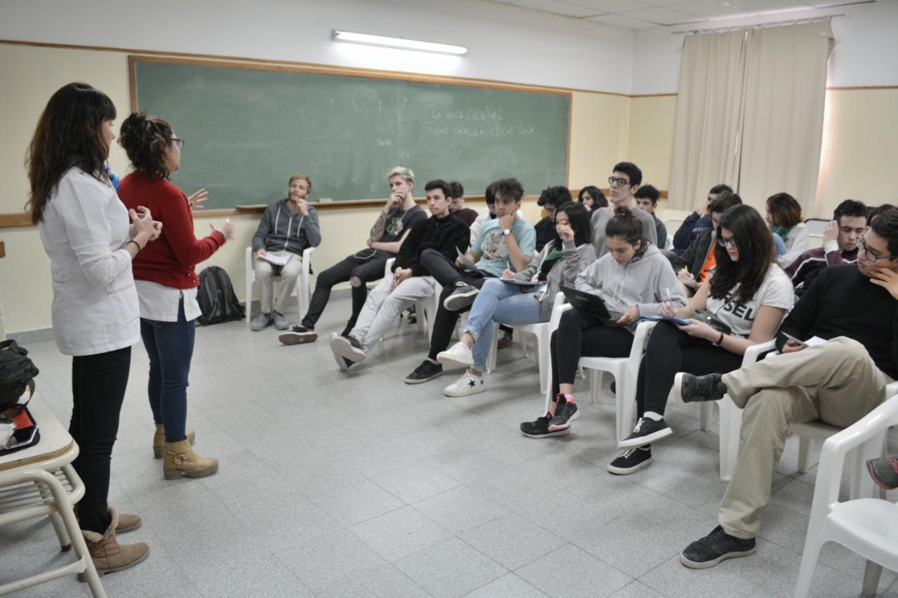 JÓVENES CON CONCIENCIA SOCIAL
