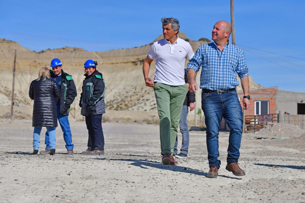 SASTRE EVALUÓ AVANCES DE LA OBRA DE ENERGÍA QUE SE EJECUTA EN EL BARRIO PERÓN