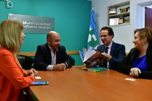 SASTRE RECIBIÓ AL CÓNSUL GENERAL DE FRANCIA 