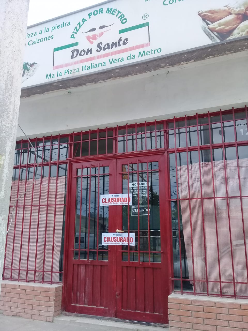 CLAUSURARON PIZZERÍA POR FALTA DE HIGIENE
