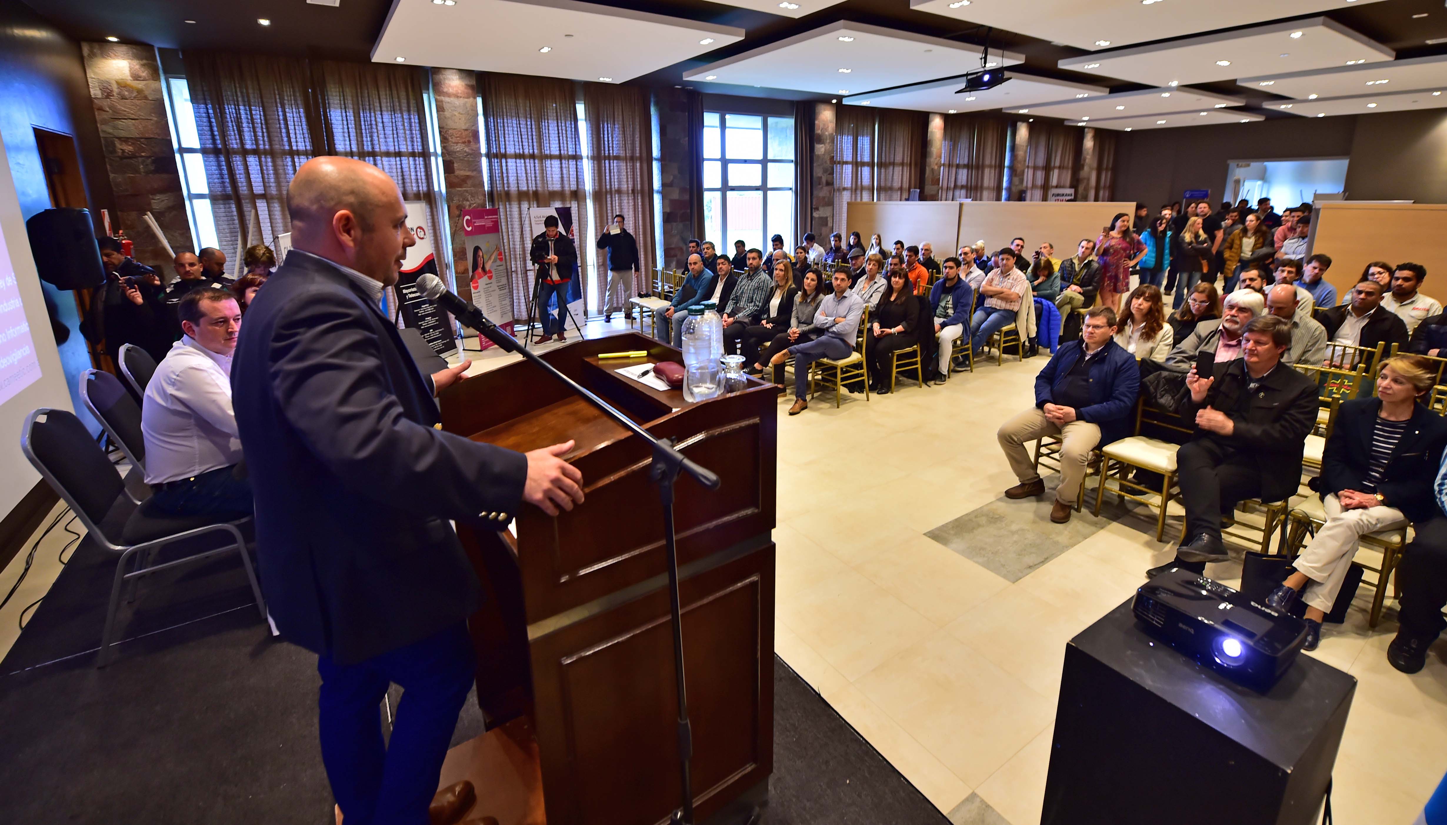 SASTRE INAUGURÓ LA CUARTA EDICIÓN DE LA EXPOTIC