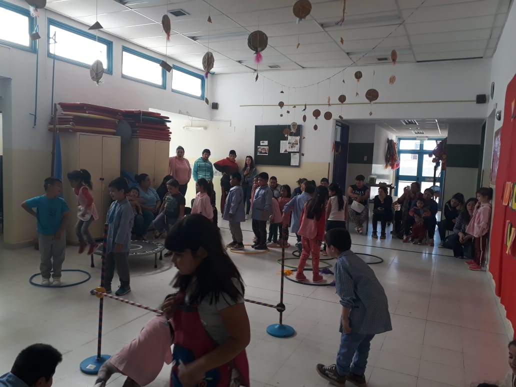 CLASE ABIERTA DE EDUCACIÓN FÍSICA EN EL CDI 8