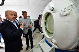 ARCIONI Y SASTRE INAUGURARON LA CÁMARA HIPERBÁRICA EN EL HOSPITAL ISOLA