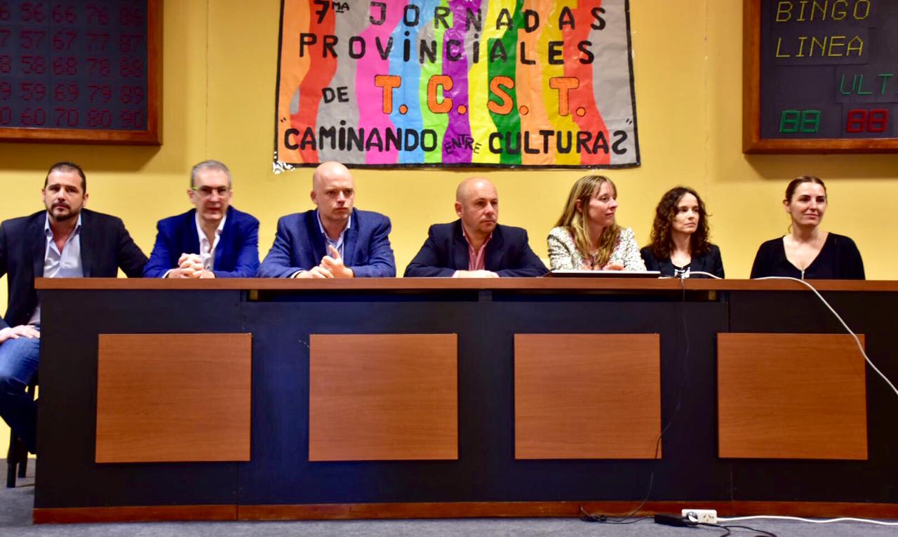 SASTRE JUNTO AL MINISTRO PIZZI EN LAS JORNADAS PROVINCIALES DE AGENTES SANITARIOS