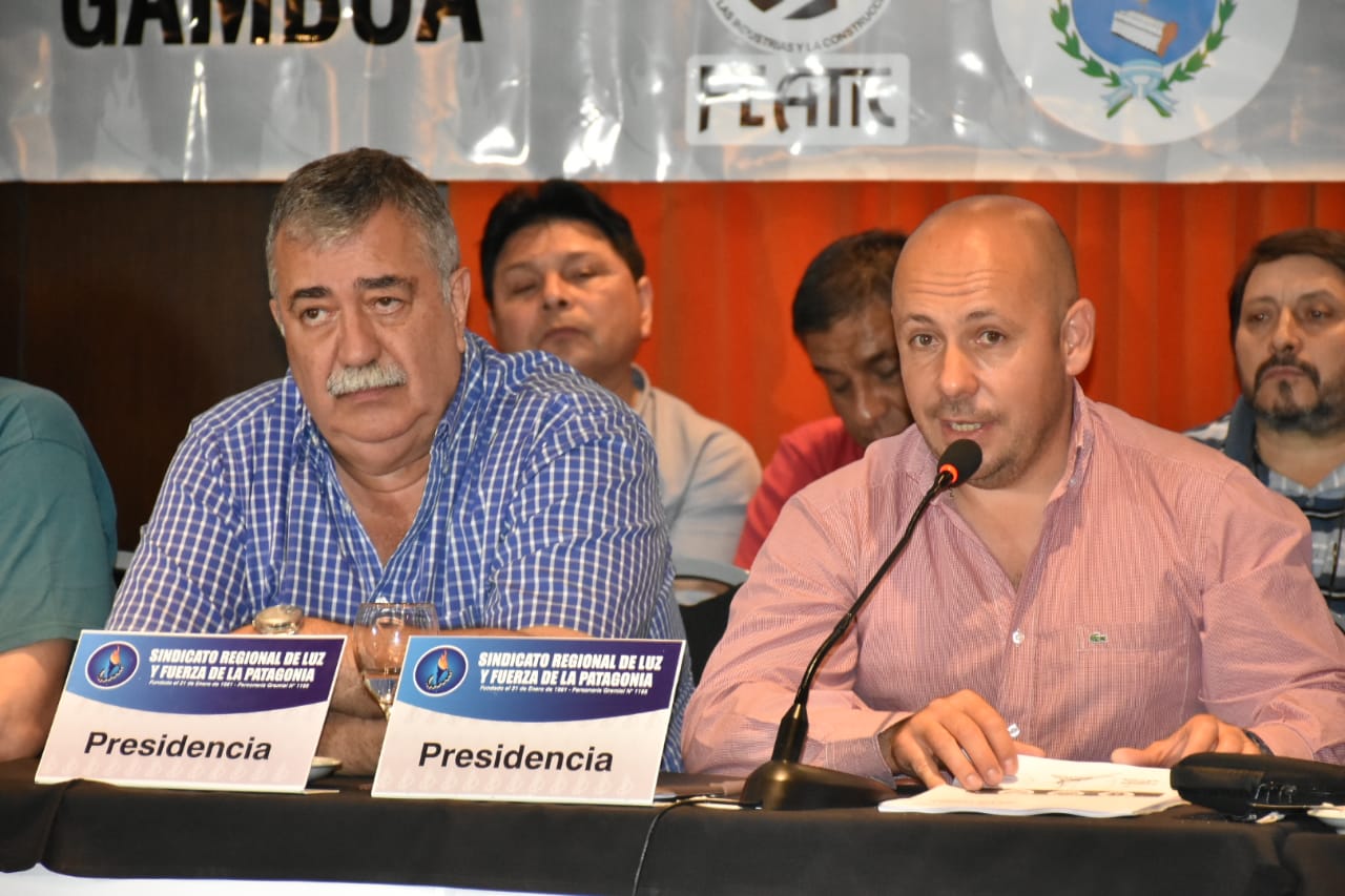 SASTRE Y HÉCTOR GONZÁLEZ ABRIERON NUEVO CONGRESO DE “LUZ Y FUERZA”