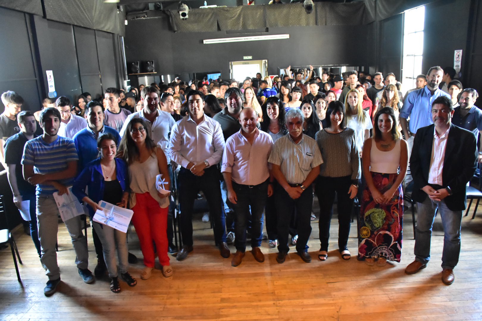 SASTRE PRESIDIÓ EL ACTO DE ENTREGA DE CERTIFICADOS DE LA OFICINA DE EMPLEO