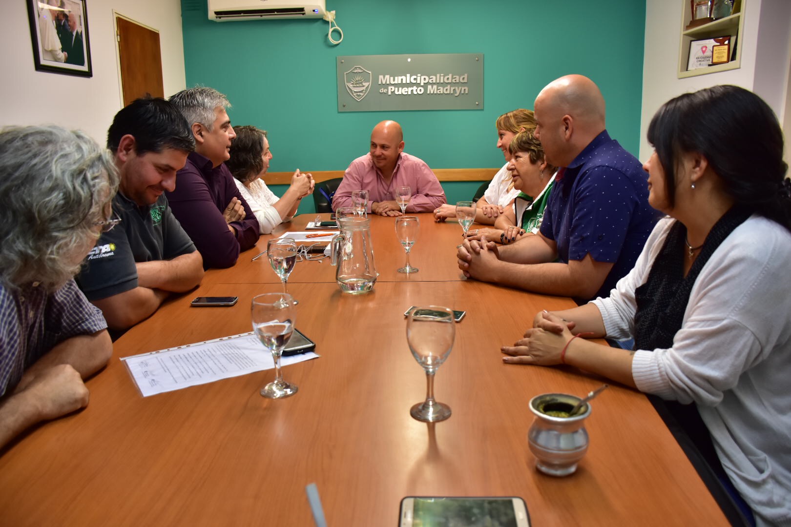 SASTRE JUNTO A LA MINISTRA DE FAMILIA Y ATE