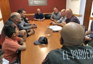 SASTRE CON AUTORIDADES E INTEGRANTES DEL CLUB “EL PORVENIR”