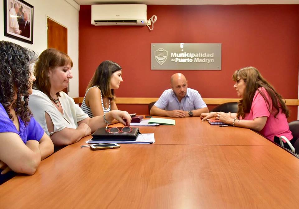 SASTRE RECIBIÓ A LA MINISTRA DE EDUCACIÓN DE LA PROVINCIA 