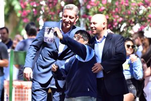 PARA SASTRE LOS BOMBEROS SON “VOCACIÓN Y EJEMPLO”