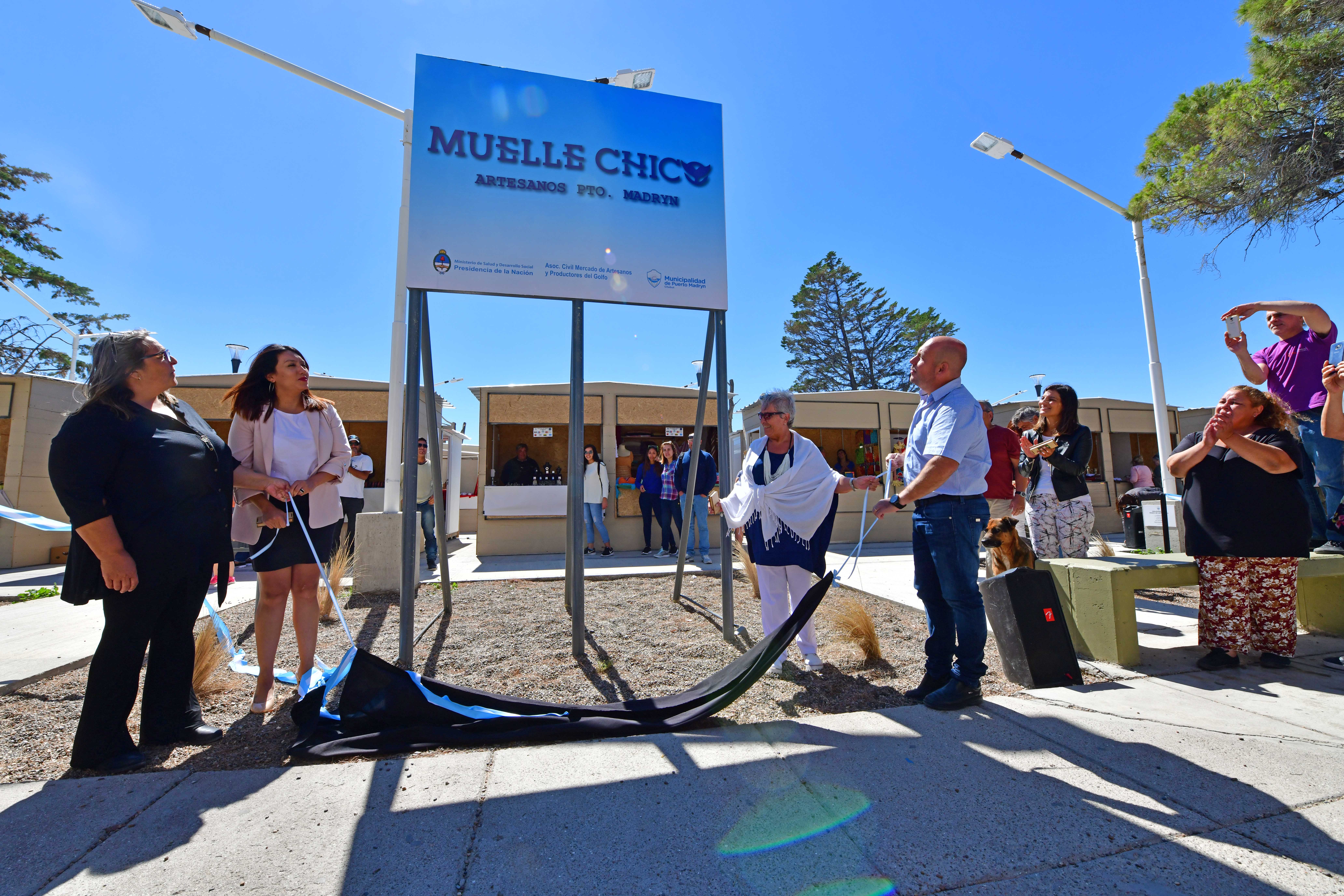 SASTRE INAUGURÓ EL NUEVO PASEO DE ARTESANOS