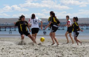 SE JUEGA EN MADRYN EL REGIONAL DE FÚTBOL PLAYA