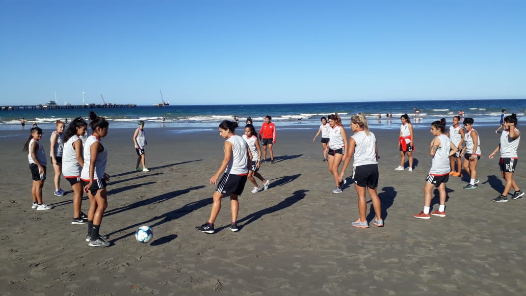 LAS CHICAS DE RIVER, DE PRETEMPORADA EN MADRYN 