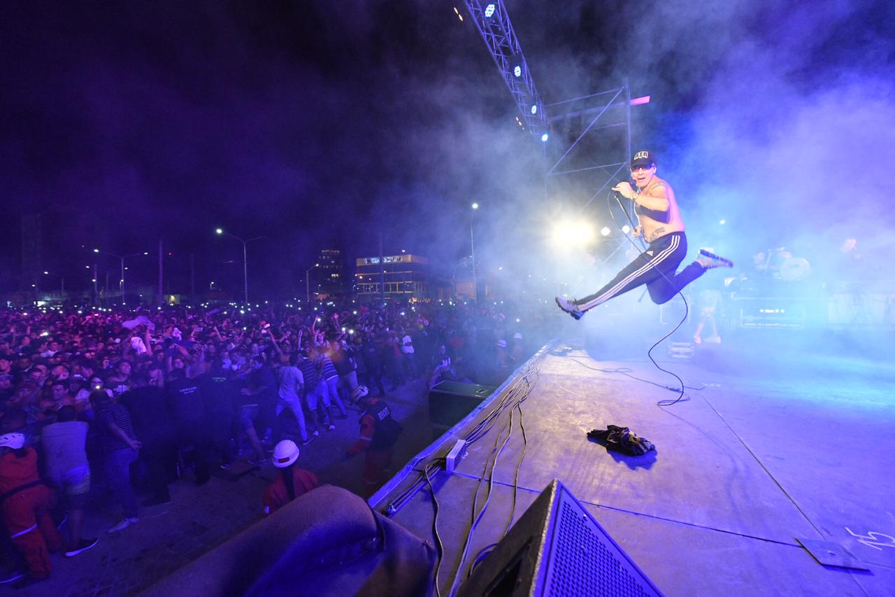 A TODO RITMO: 70 MIL PERSONAS BAILARON CON PABLO LESCANO Y DAMAS GRATIS