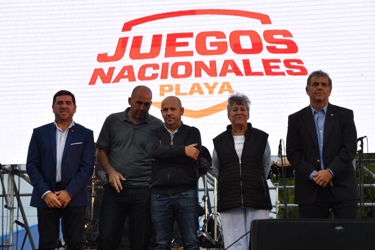 SASTRE INAUGURÓ LOS JUEGOS NACIONALES DE PLAYA EN MADRYN