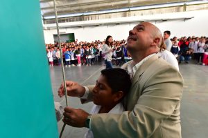 ARCIONI Y SASTRE INAUGURAN UNA ESCUELA EN MADRYN Y ABREN EL CICLO LECTIVO