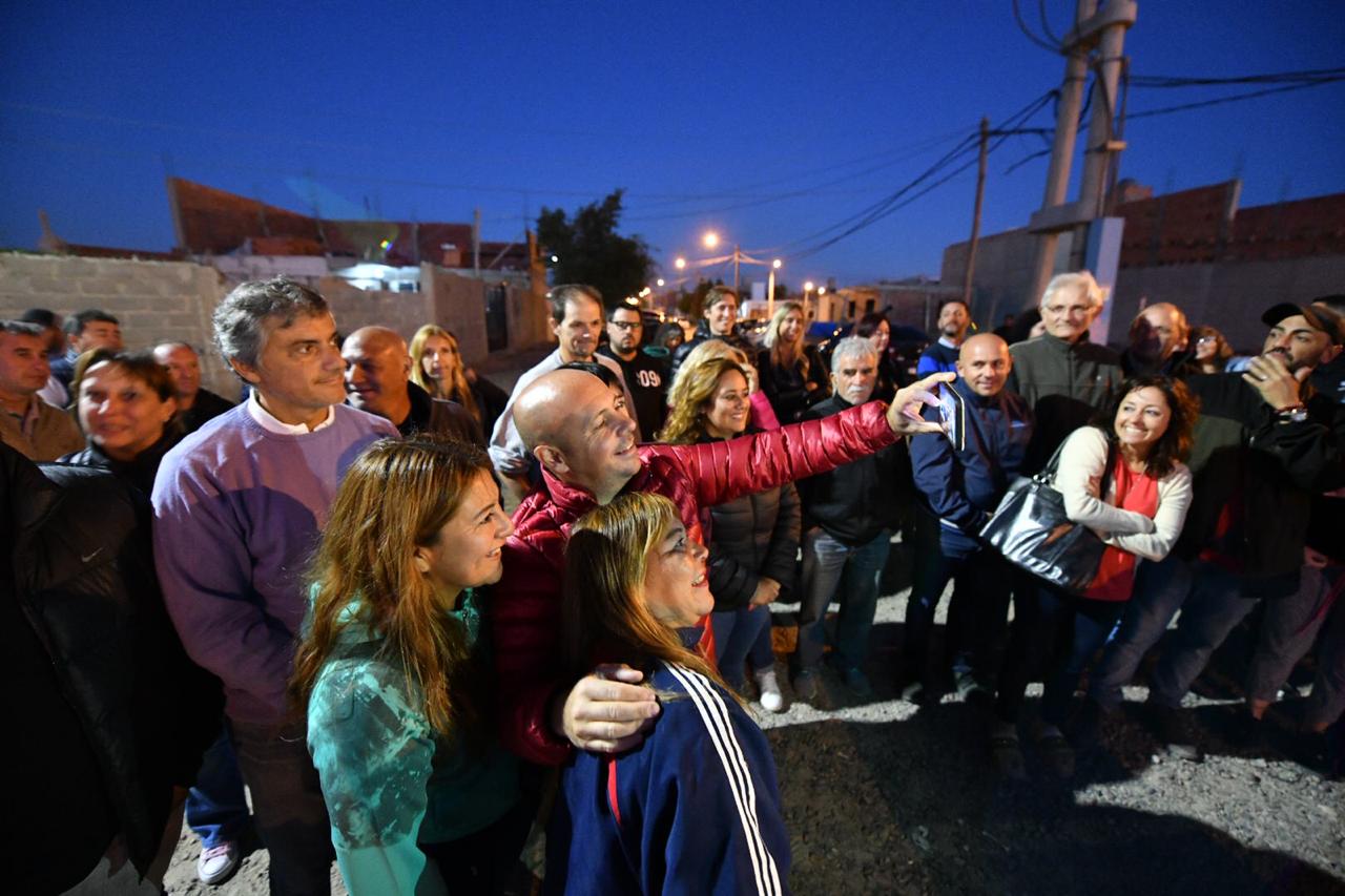 SASTRE INAUGURÓ REDES DE ENERGÍA PARA 452 FAMILIAS DEL BARRIO PROGRESO