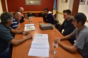 SASTRE RECIBIÓ A JÓVENES PARA AVANZAR EN EL DETALLE TÉCNICO DEL SKATE PARK