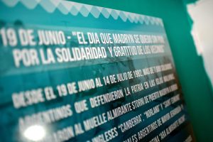 ORGANIZAN HOMENAJE A 37 AÑOS DEL DESEMBARCO DE LOS HÉROES DE MALVINAS EN MADRYN 